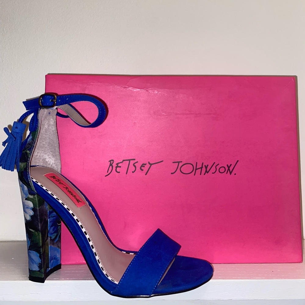 BETSEY JOHNSON blue heeled sandal